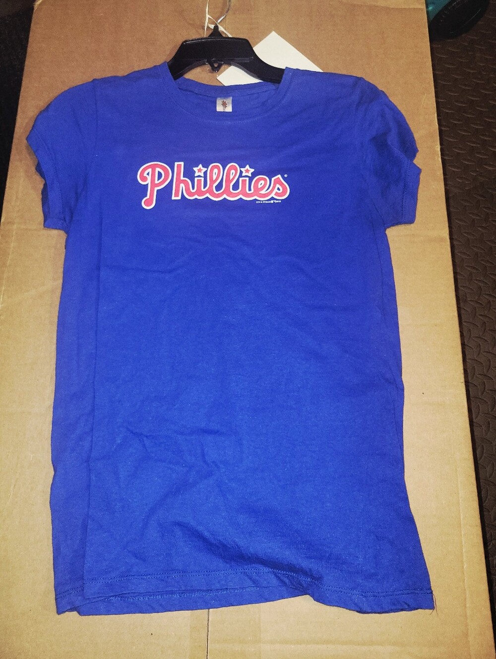 (5) Women's Size Large PHILADELPHIA PHILLIES t-shirts - Picture 5 of 8